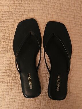 Black Square-Toe Flip Flop Sandals